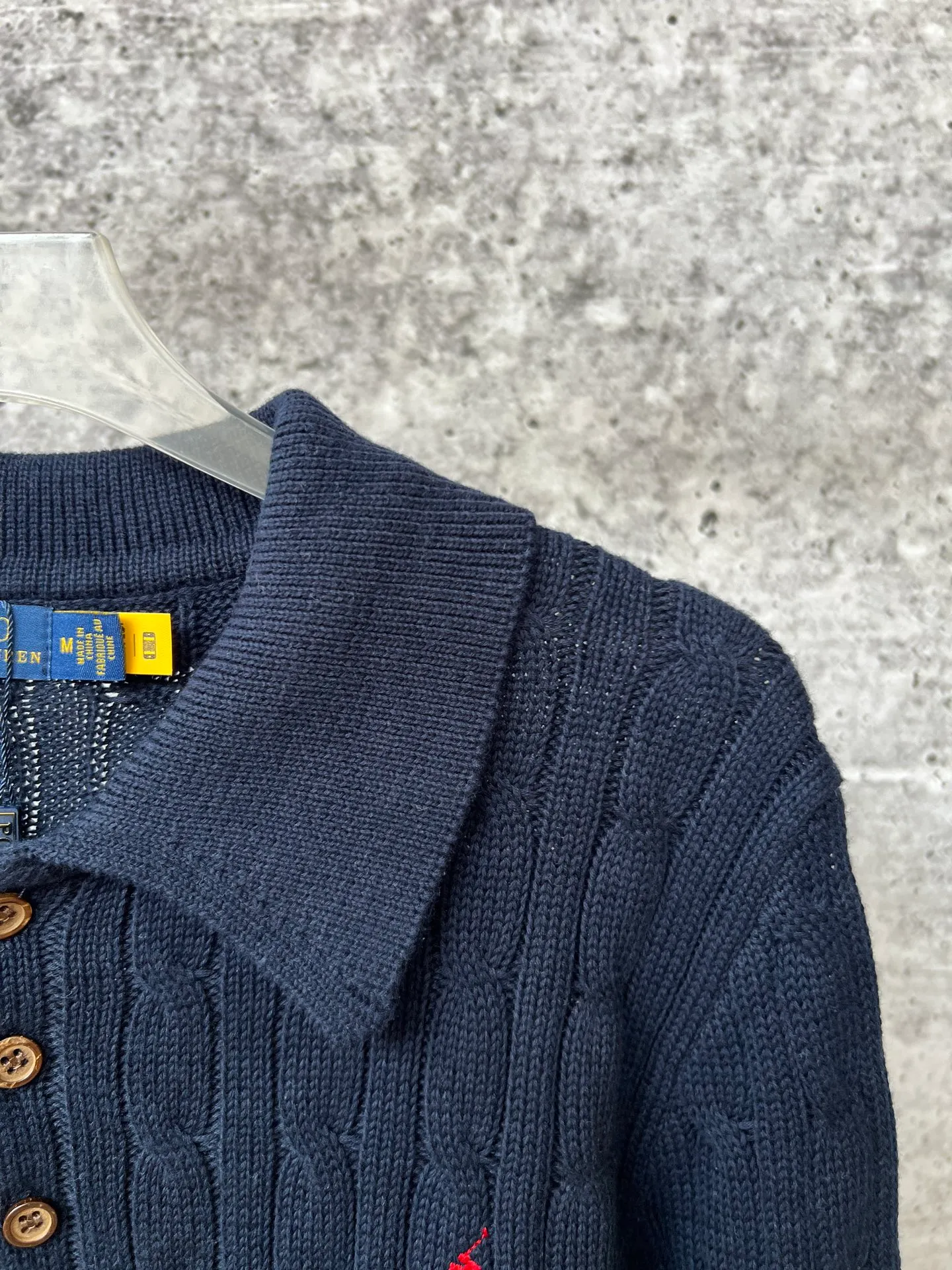 P240 Ralph Lauren fall lapel unisex polo sweater, made of the same pure cotton washed fabric as the original, all craftsmanship details restored to the original, buttoned lapel upper body with a lazy old money style